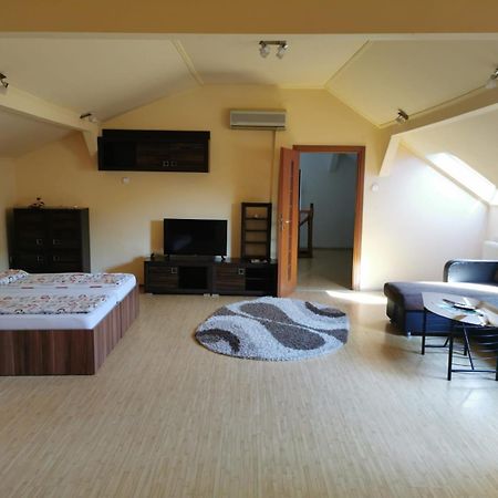 Premier Apartment Máréfalva Kültér fotó